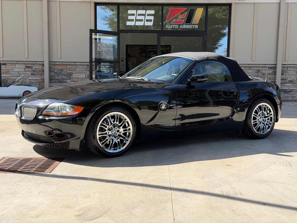 Used 2004 BMW Z4 3.0i RWD image 1