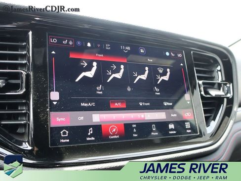 Used 2025 Dodge Durango GT image 34