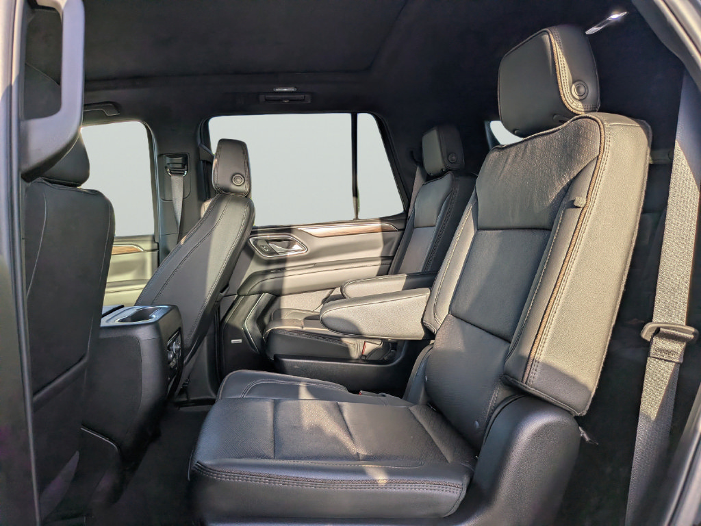 Used 2024 Chevrolet Tahoe High Country AWD/4WD image 18