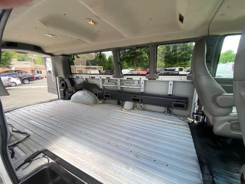 Used 2016 Chevrolet Express 3500 LS RWD image 11