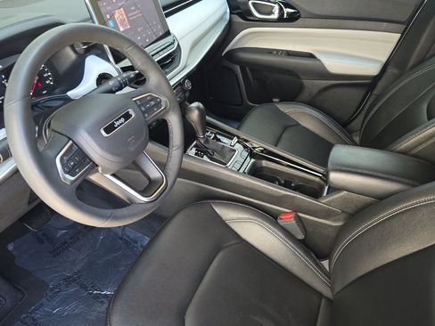 Used 2025 Jeep Compass Limited AWD/4WD image 10