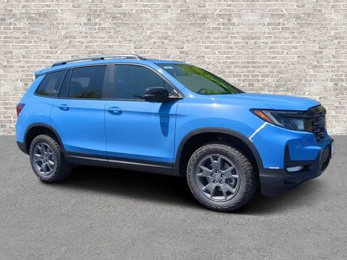 Used 2024 Honda Passport TrailSport image 1