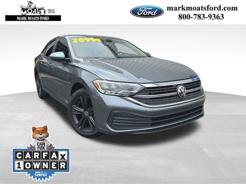 Used 2024 Volkswagen Jetta SE FWD image 1