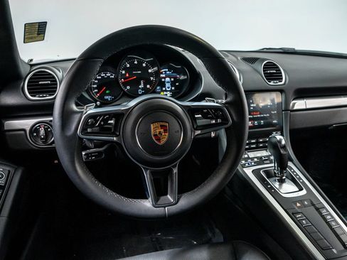 Used 2024 Porsche 718 Cayman RWD image 16