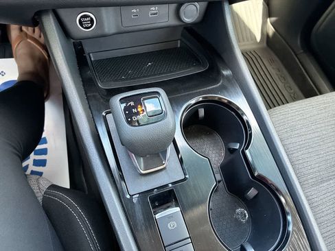 Used 2023 Nissan Rogue SV image 15