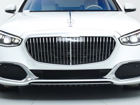 Used 2024 Mercedes-Benz Maybach S 580 4MATIC image 9