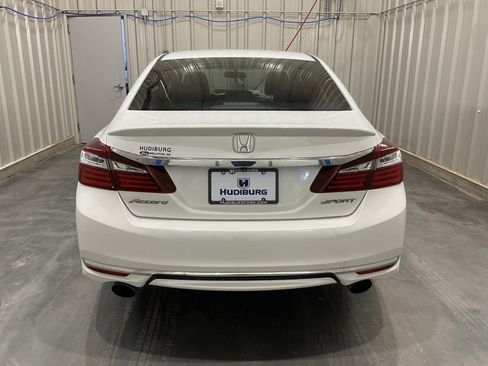 Used 2017 Honda Accord Sport image 21