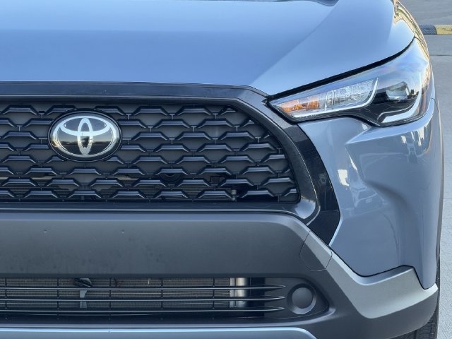 Used 2025 Toyota Corolla Cross L FWD image 4