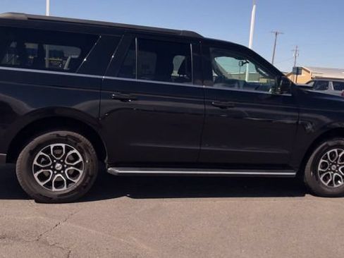 Used 2023 Ford Expedition Max XLT AWD/4WD image 2