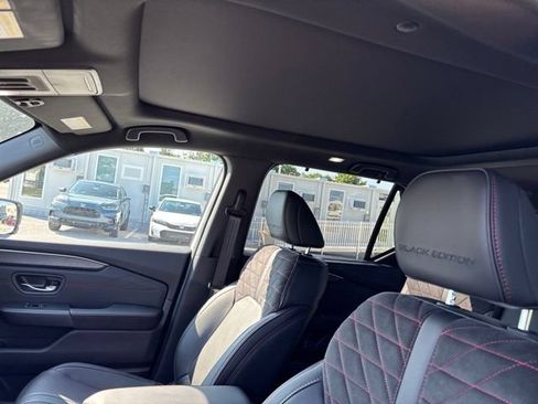 Used 2026 Honda Pilot Black Edition image 5