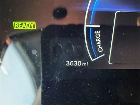 Used 2025 Toyota Camry SE image 18