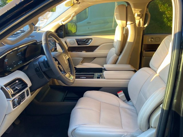 Used 2020 Lincoln Navigator Reserve w/ Luxury Package AWD/4WD image 12
