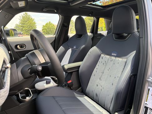Used 2025 MINI Cooper S FWD image 7