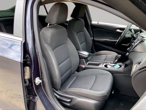Used 2016 Chevrolet Cruze LT FWD image 9