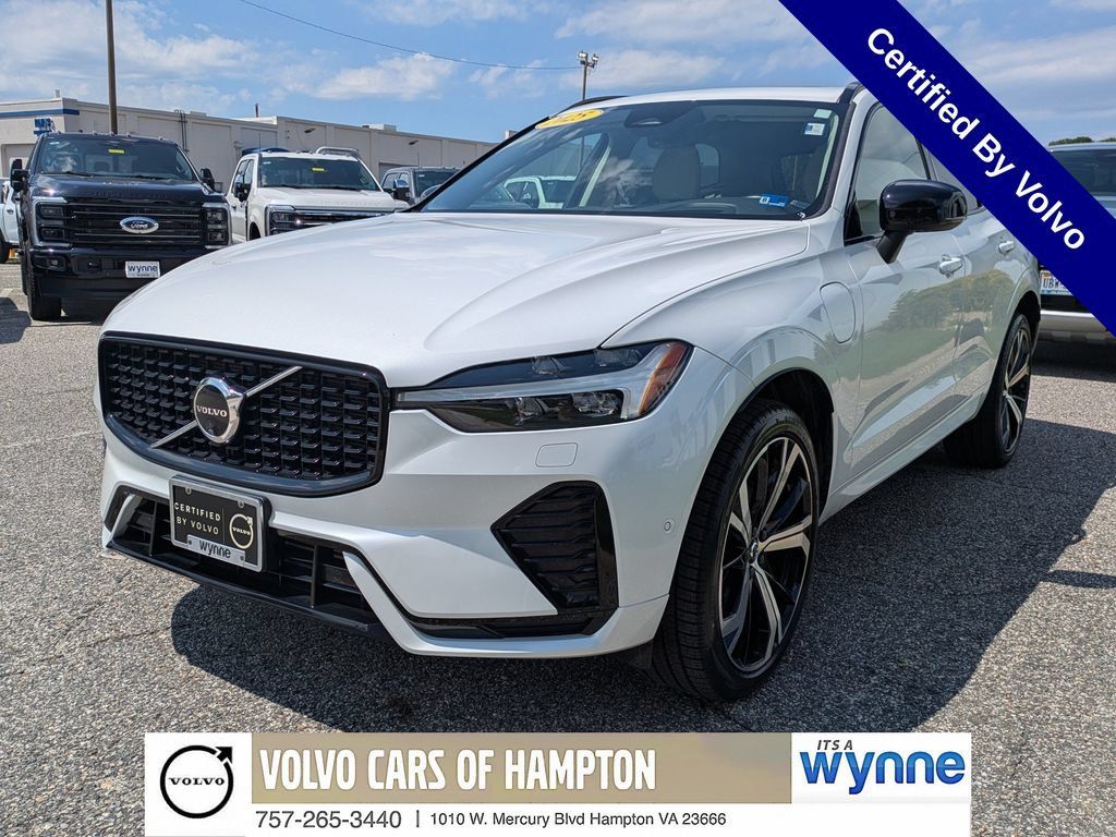 Certified 2025 Volvo XC60 T8 Ultra w/ Protection Package Premier AWD/4WD image 8