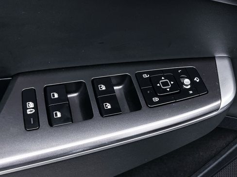 Used 2023 Kia EV6 Light image 17