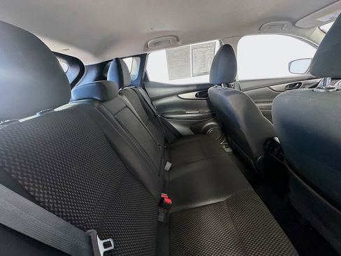 Used 2022 Nissan Rogue Sport S image 26