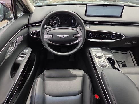 Used 2025 Genesis GV70 2.5T AWD/4WD image 9