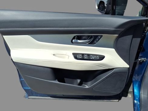 Certified 2025 Nissan Murano SL AWD/4WD image 17