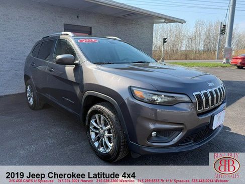 Used 2019 Jeep Cherokee Latitude Plus AWD/4WD image 2