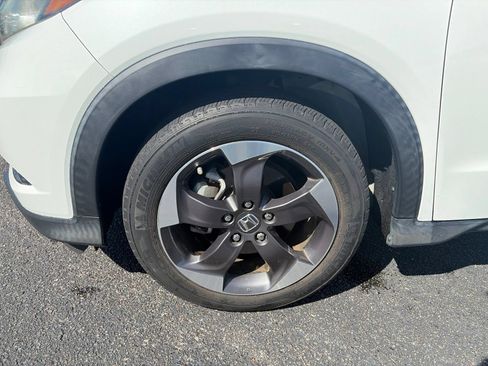 Used 2018 Honda HR-V EX image 12
