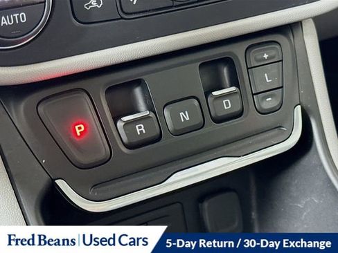 Used 2020 GMC Terrain SLT w/ Preferred Package image 19