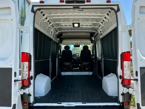 Used 2025 RAM ProMaster 2500 w/ Convenience Group FWD image 11