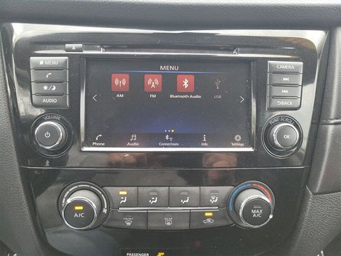Used 2019 Nissan Rogue SV AWD/4WD image 22