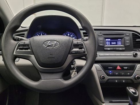 Used 2017 Hyundai Elantra SE image 22