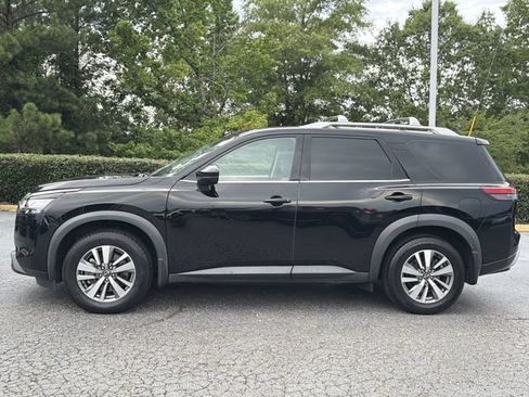 Used 2022 Nissan Pathfinder SL w/ Cargo Package AWD/4WD image 2