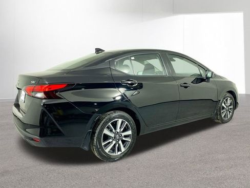 Used 2022 Nissan Versa SV image 32