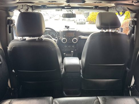 Used 2014 Jeep Wrangler Unlimited Sahara AWD/4WD image 14