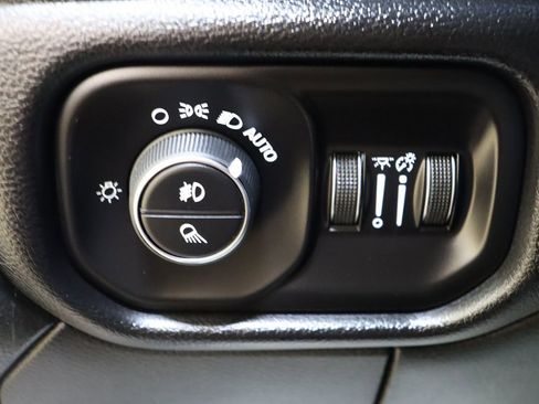 Used 2026 RAM 2500 Laramie AWD/4WD image 47