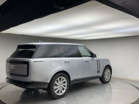 Used 2024 Land Rover Range Rover SE AWD/4WD image 8