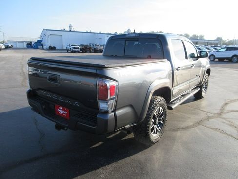 Used 2020 Toyota Tacoma TRD Sport AWD/4WD image 6