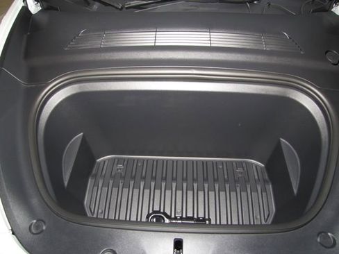 Used 2024 Tesla Model Y Performance AWD/4WD image 17