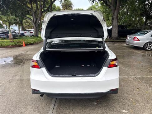 Used 2022 Toyota Camry LE FWD image 27
