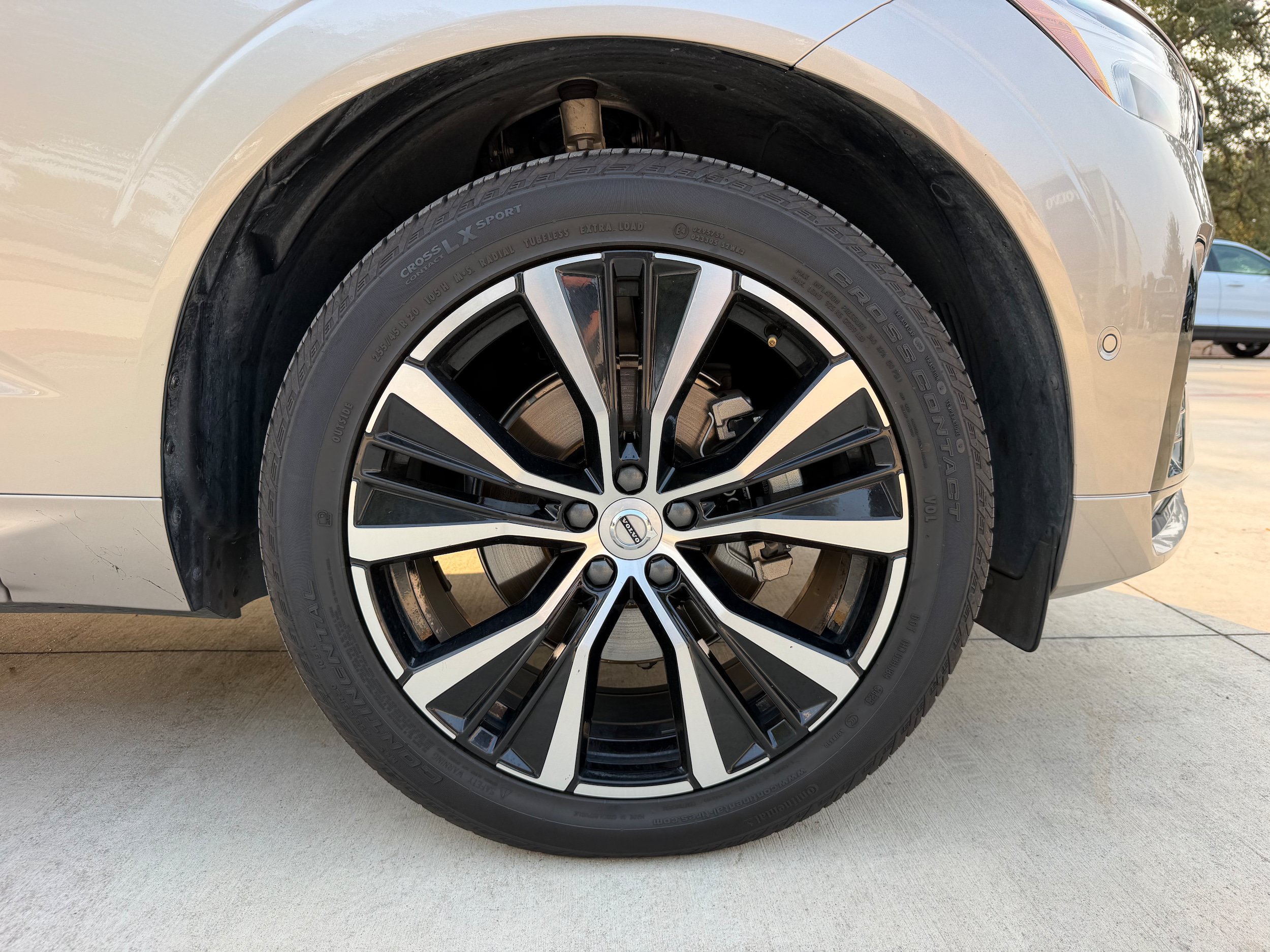 Certified 2024 Volvo XC60 B5 Ultimate AWD/4WD image 9