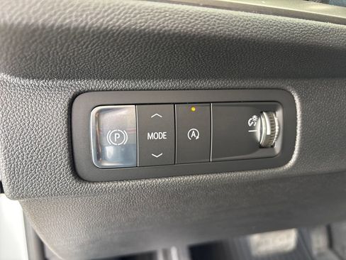 New 2026 Chevrolet Traverse LT image 13