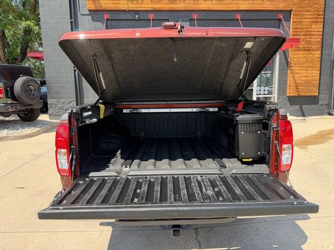 Used 2016 Nissan Frontier SL w/ Moonroof Package AWD/4WD image 19