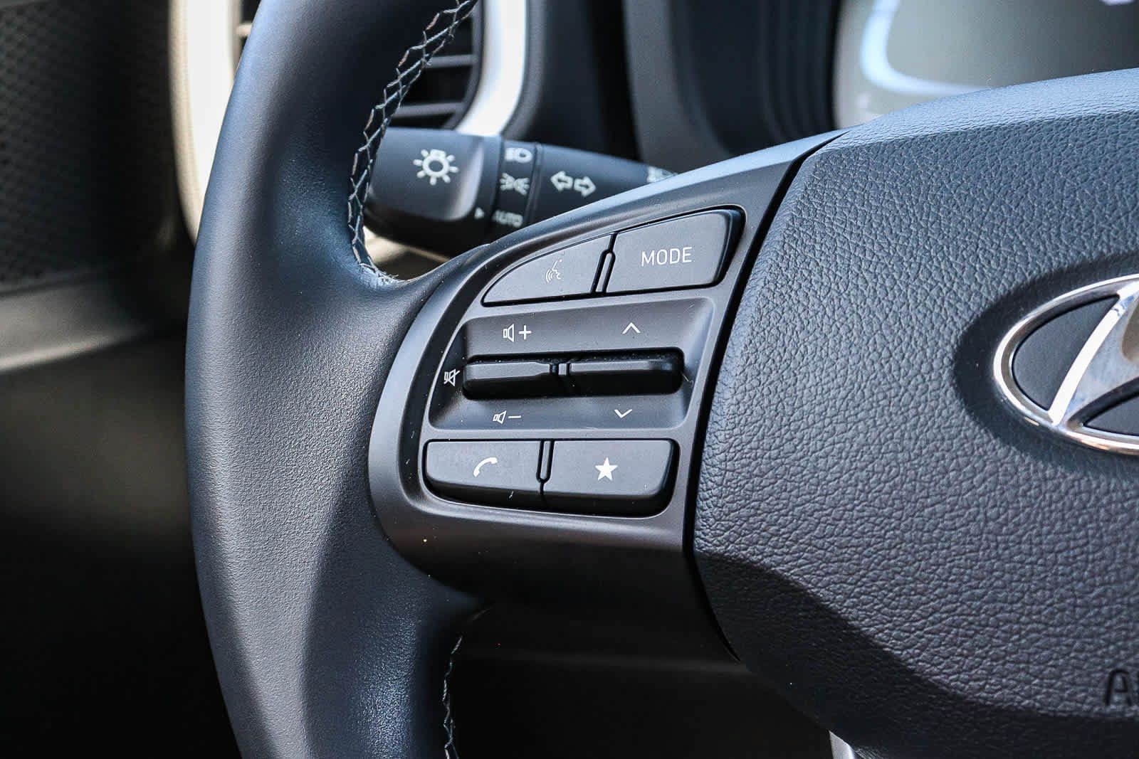 Used 2024 Hyundai Venue SEL FWD image 22
