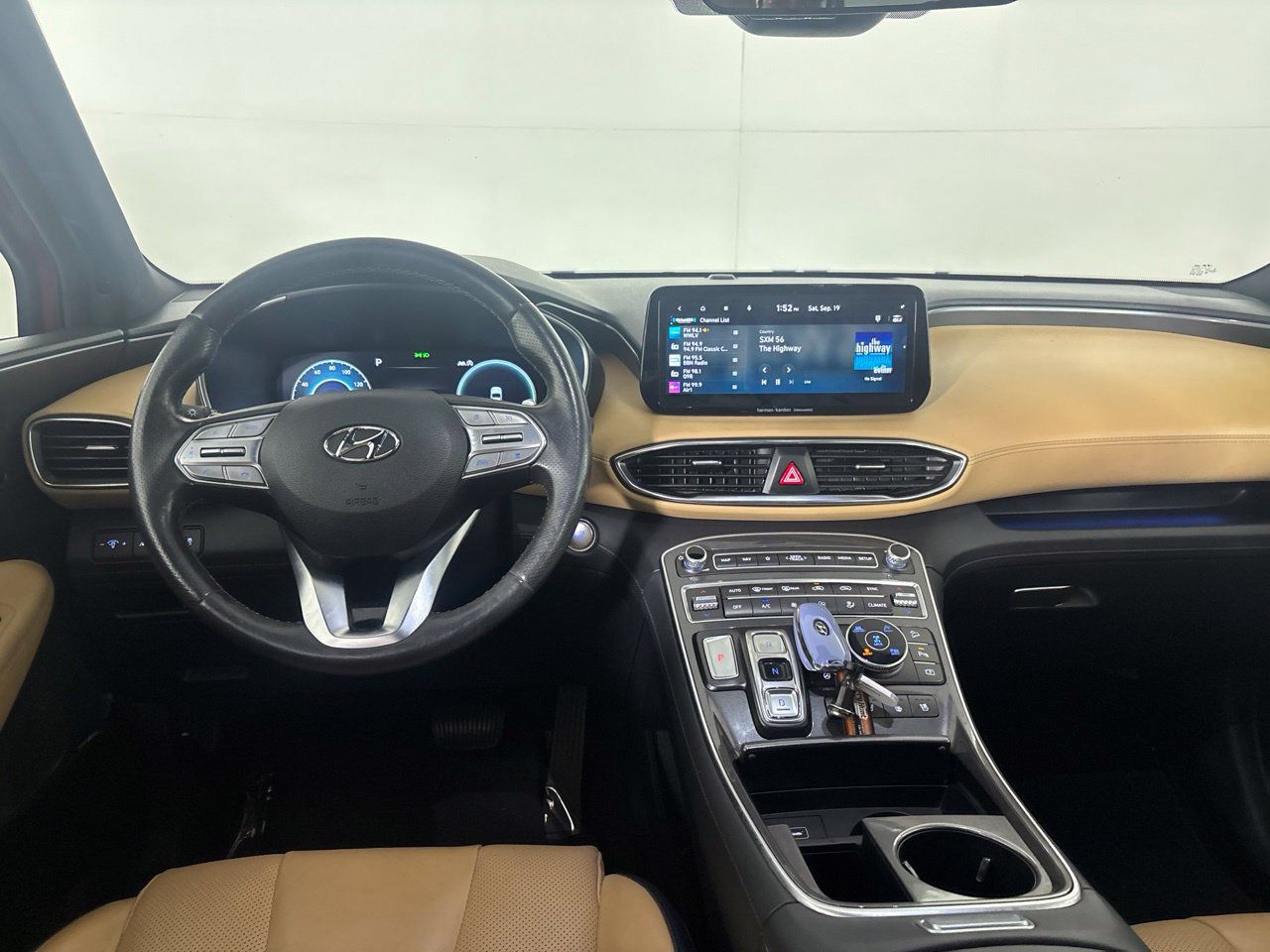Used 2023 Hyundai Santa Fe Calligraphy AWD/4WD image 30