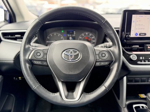 Used 2023 Toyota Corolla Cross LE image 12