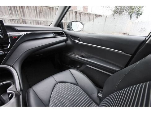 Used 2023 Toyota Camry SE FWD image 12