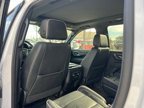 Used 2022 Chevrolet Suburban Premier w/ Premium Package image 19