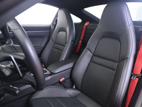 Used 2022 Porsche 911 Carrera S RWD image 5