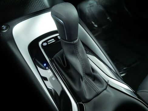 Used 2025 Toyota Corolla SE w/ Convenience Package FWD image 31