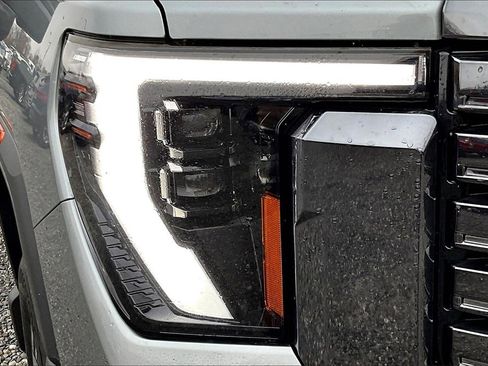 Used 2024 GMC Sierra 2500 Denali Ultimate image 24