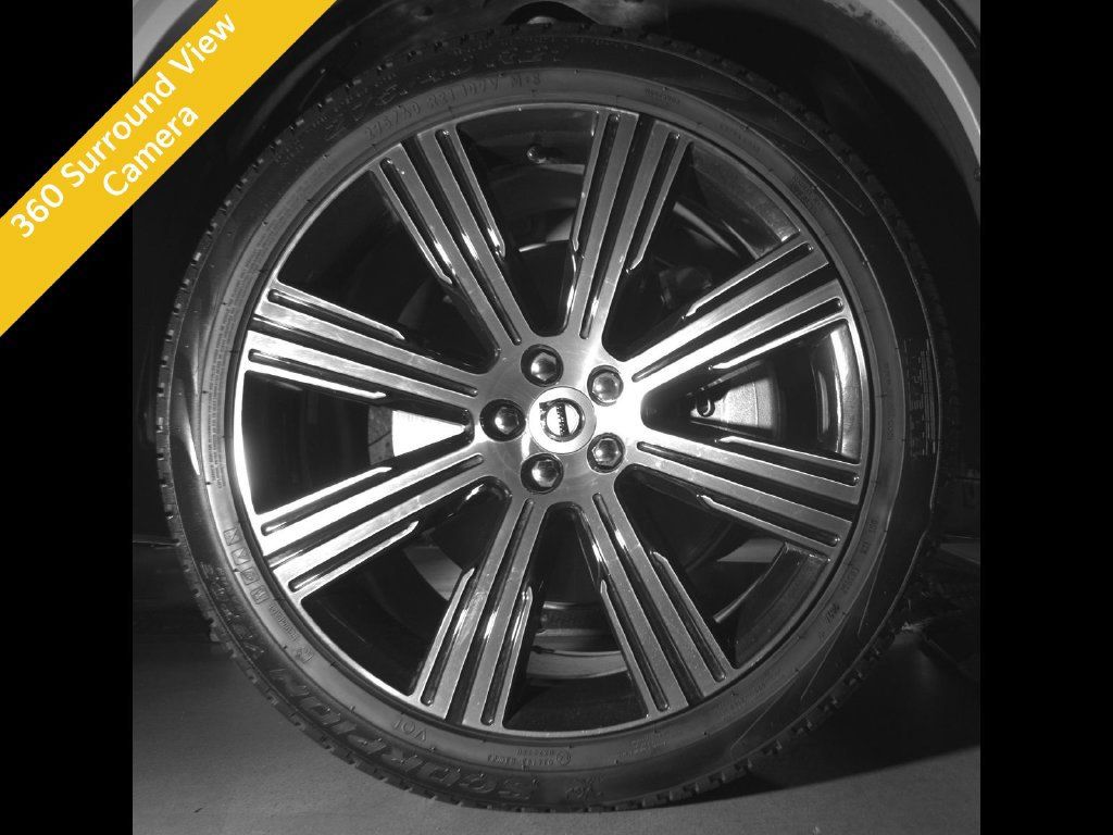 Used 2025 Volvo XC90 T8 Plus w/ Protection Package Premier AWD/4WD image 9