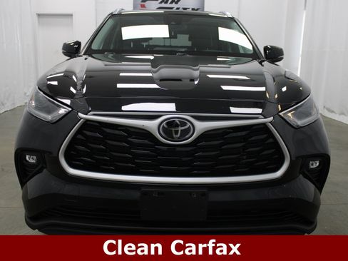 Used 2021 Toyota Highlander XLE image 2